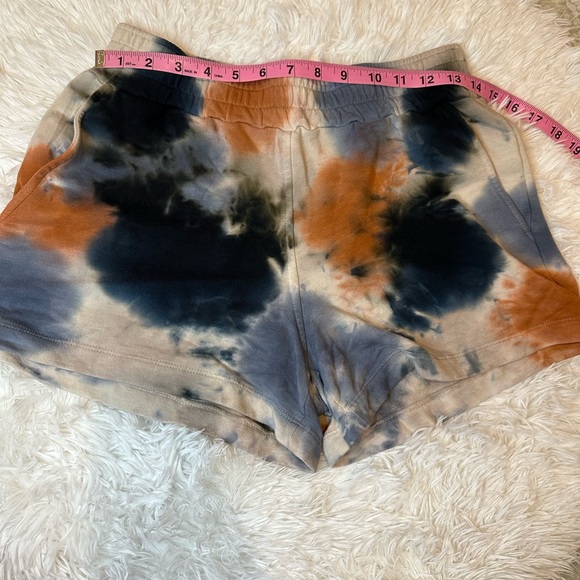 NWT! MONROW TIE DYE SHORTS - Picture 2 of 4